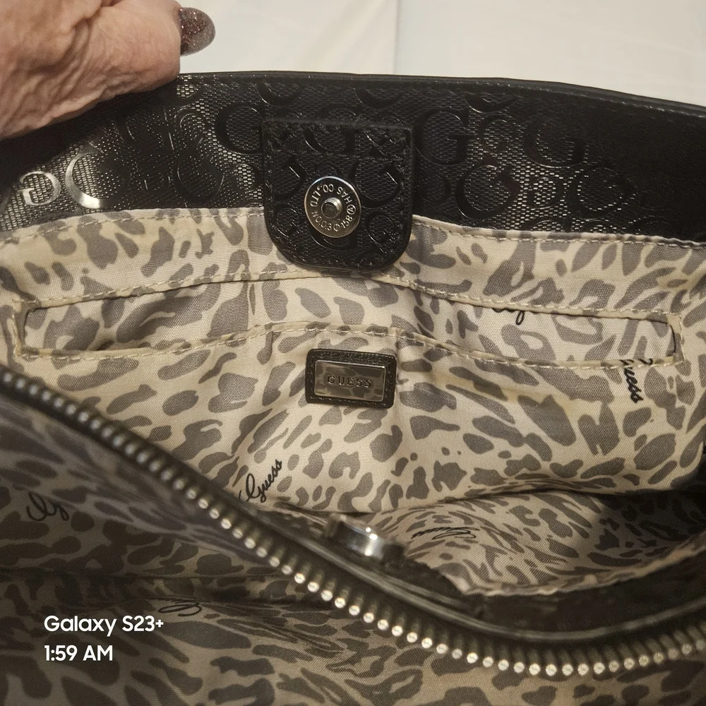 Guess Embossed Black Shoulder Bag, Pleather, Slightly Warn On One Handle. - Picture 5 of 8
